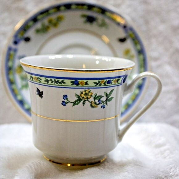 Truly Tasteful Bone China Teacup & Saucer Demitasse Blue Floral - Picture 2 of 3
